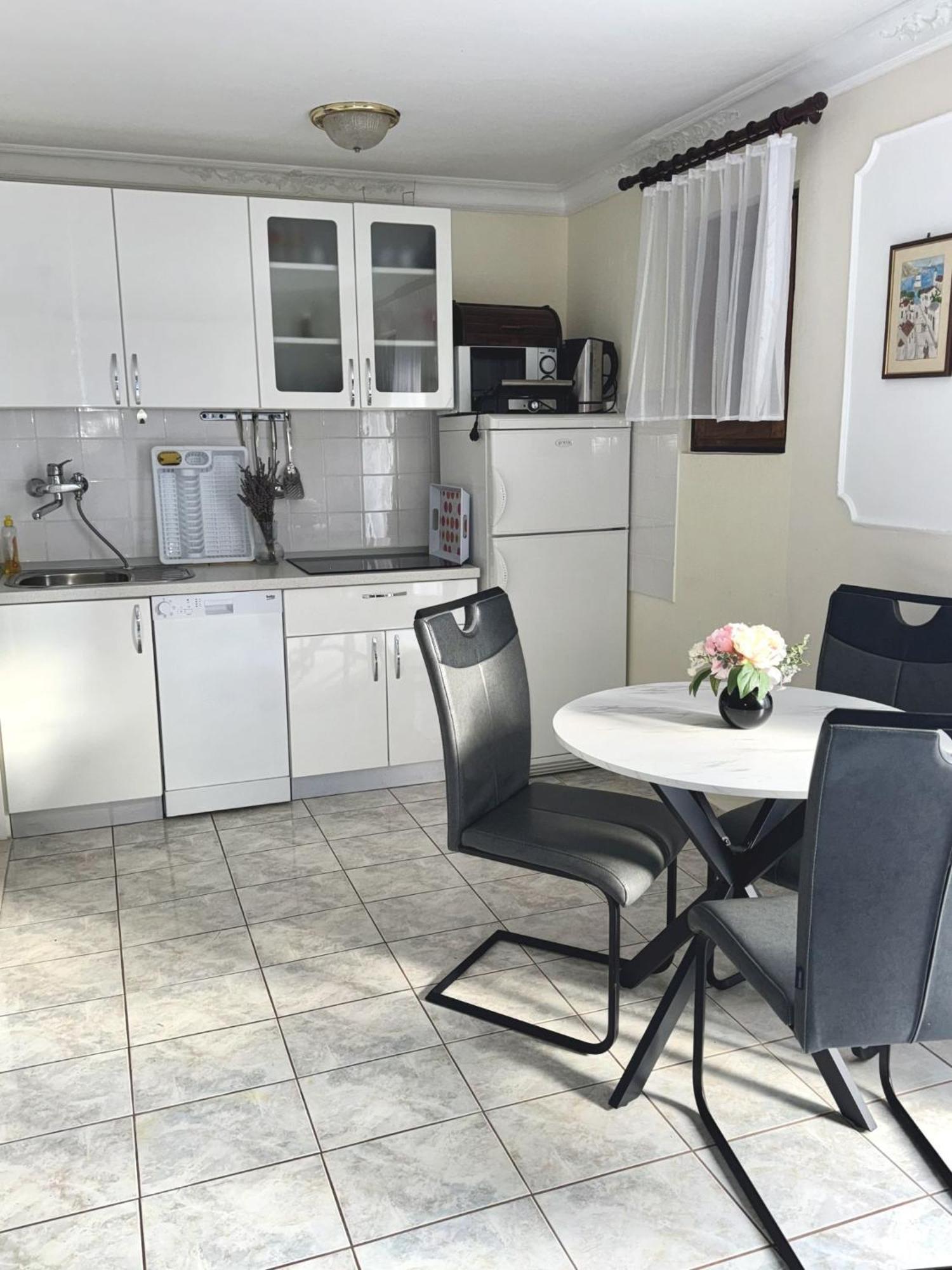 Basina Apartments And Room Makaj מראה חיצוני תמונה